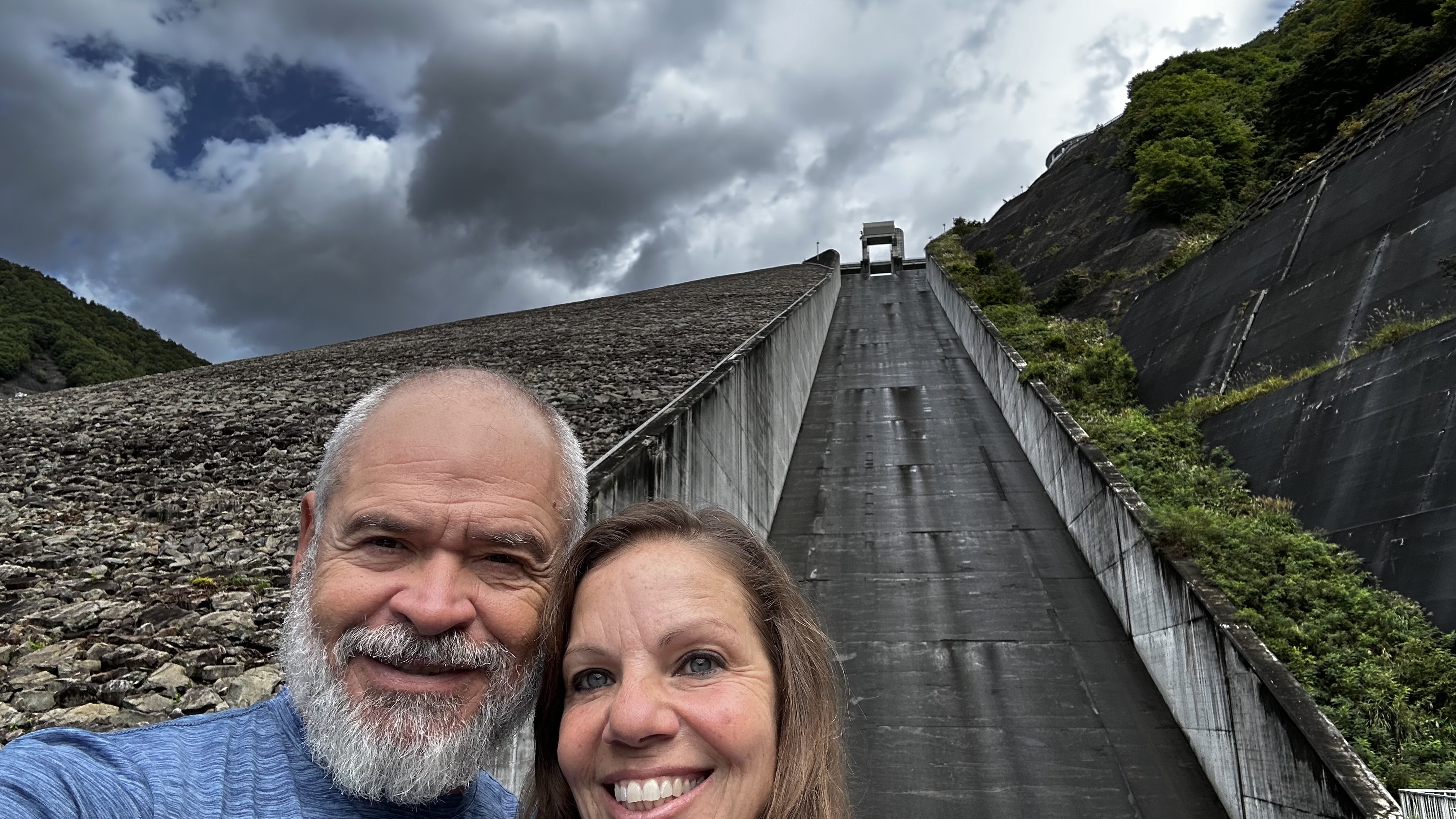 Hiking Naramata Dam and a Chance Encounter with Japanese Snow Monkeys
